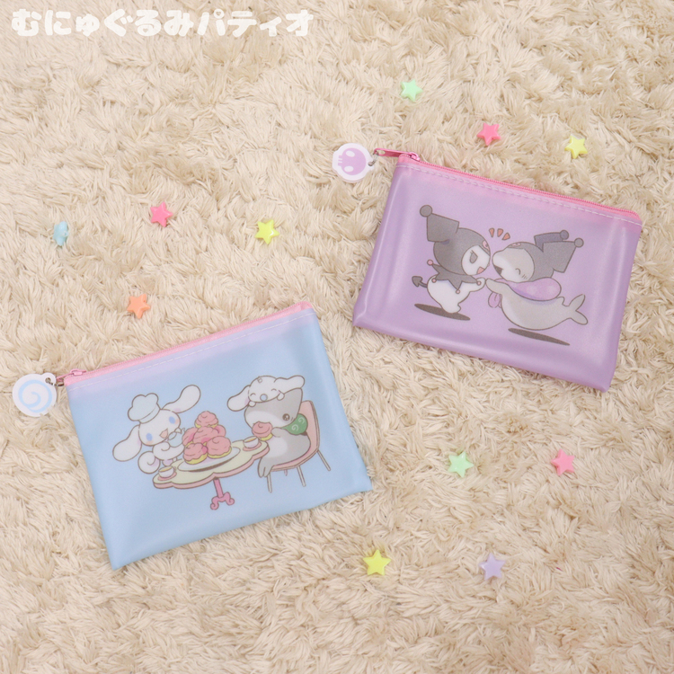 おでかけ子ザメ×サンリオキャラクターズ シリコンフラットポーチ