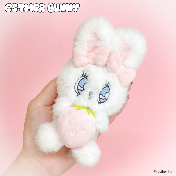 Esther Bunny いちごマスコット｜むにゅぐるみパティオ公式サイト